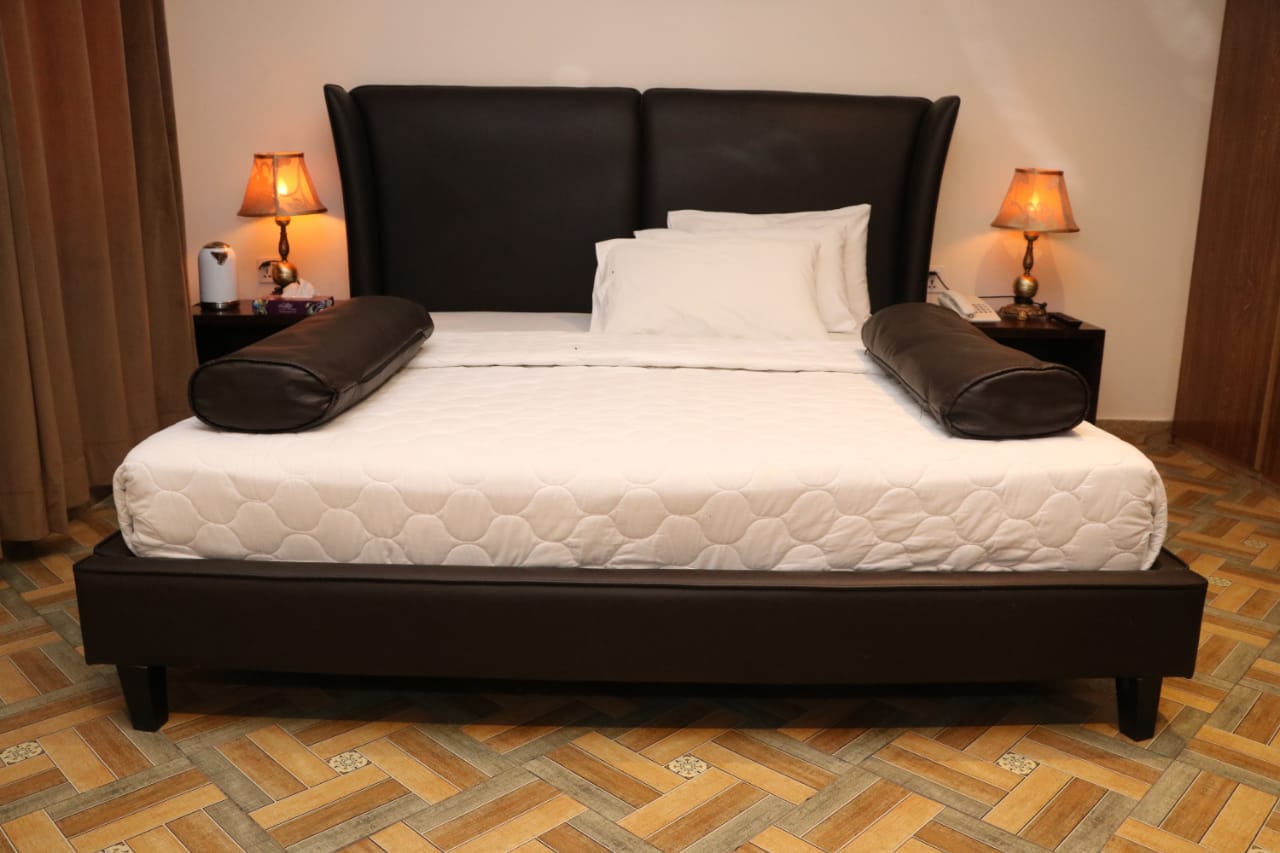 Deluxe Master Room
