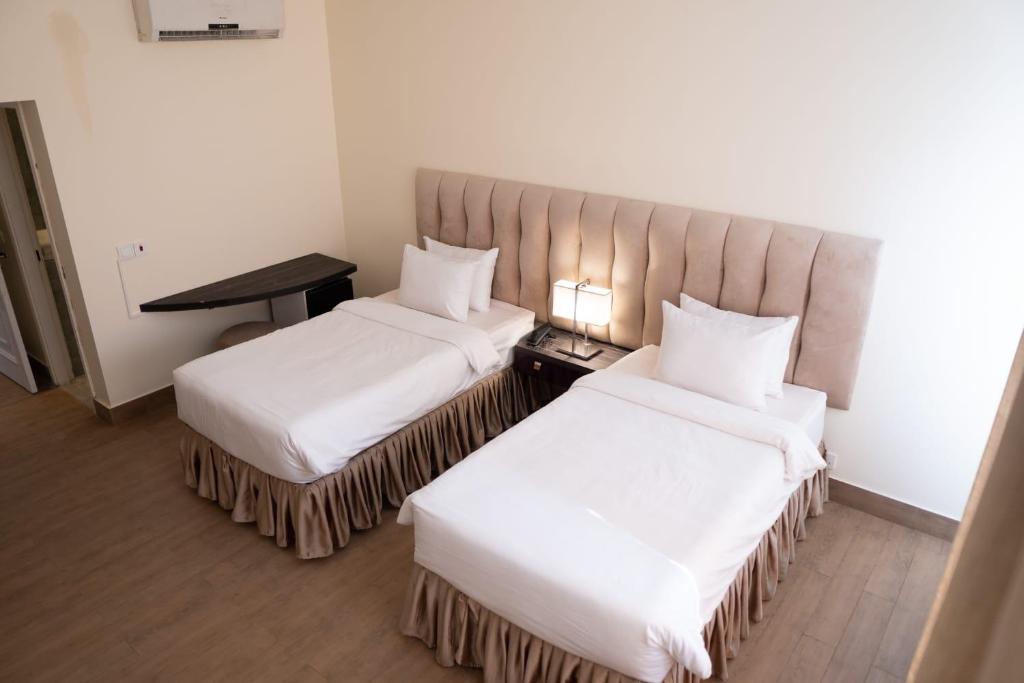 Deluxe Twin Room/ King