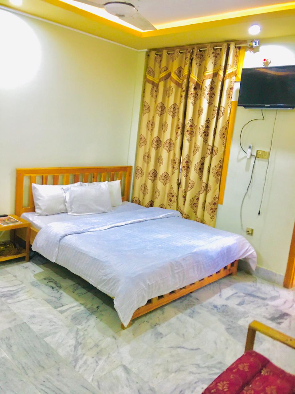 Standard Room (Non AC)