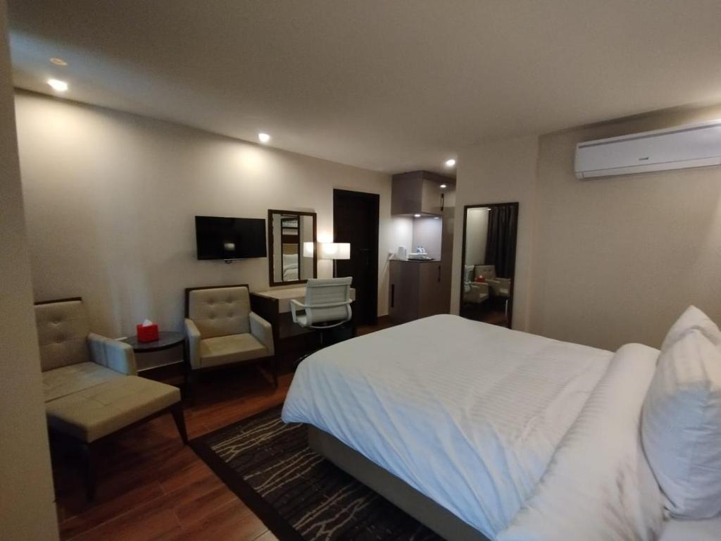 Superior Single  Room