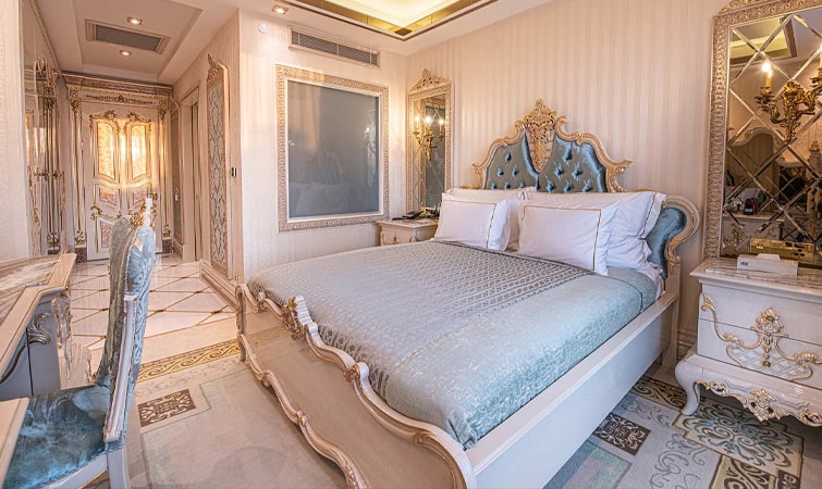 Royal Suites