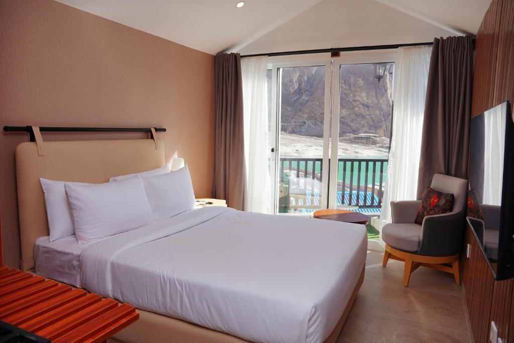Deluxe Lodge 