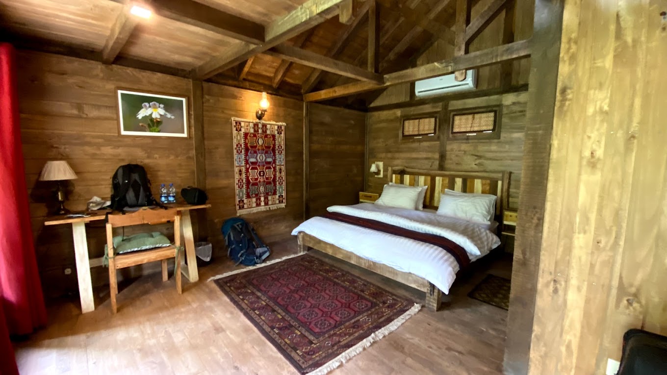 Deluxe Huts (Compact)