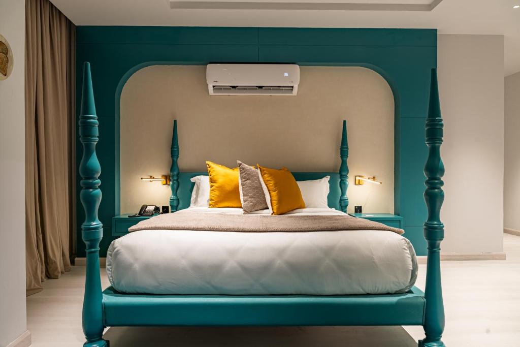 Premier Single Room