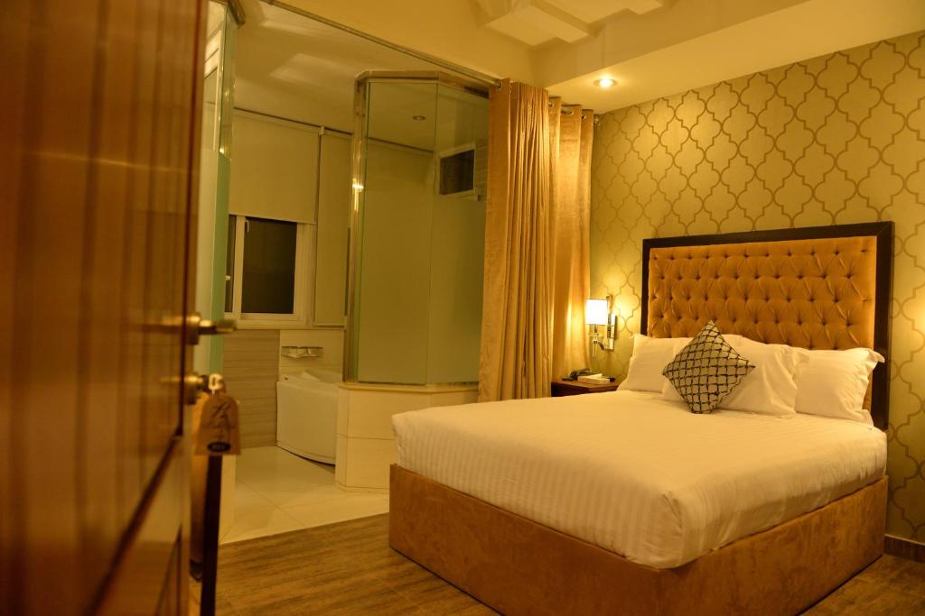 Deluxe Single Room