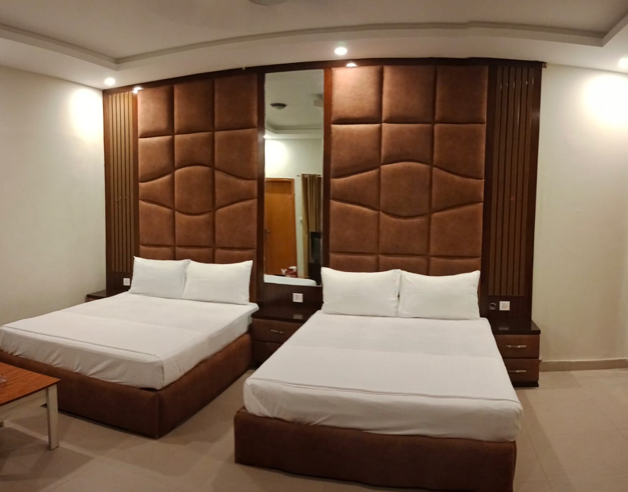 Deluxe Double Bed 