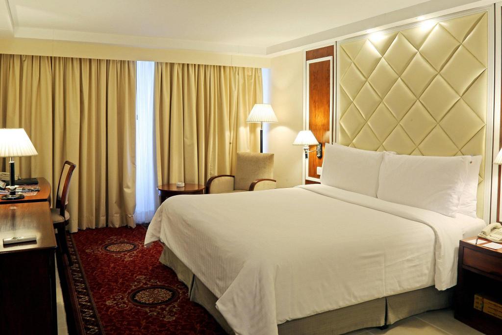 Deluxe King Room