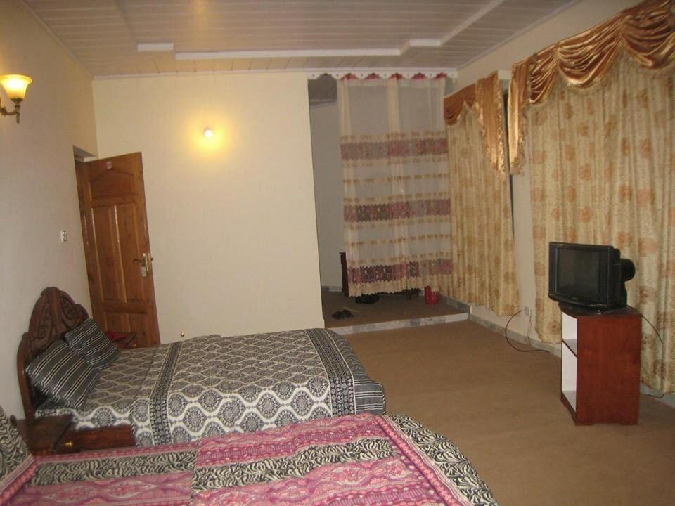 4 Bed Room