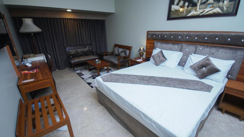 Executive Room