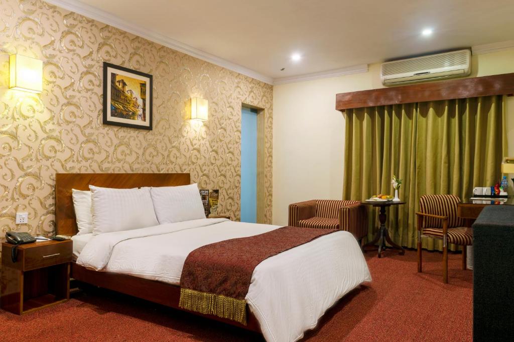 Deluxe Single Room