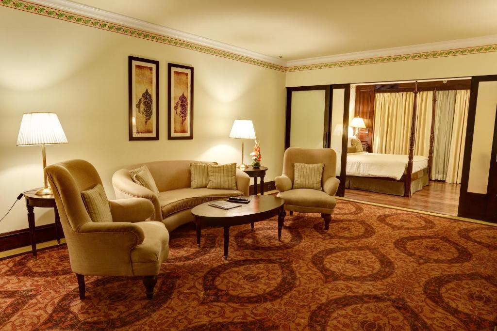 Business Suite (Atrium Wing)