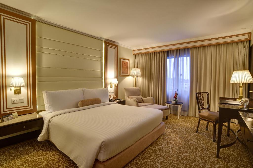 Executive Room (Atrium Wing)