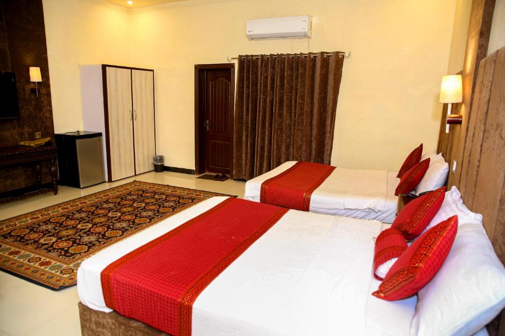 Deluxe Family Suite