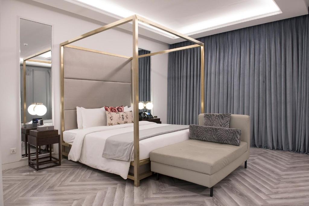 Platinum Room