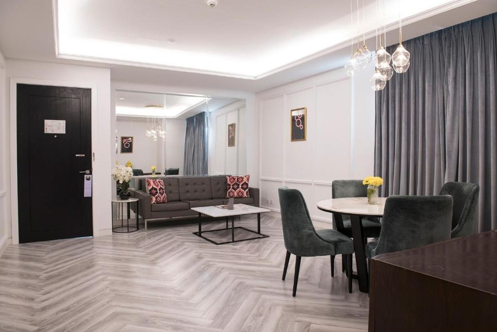 Royal Suites