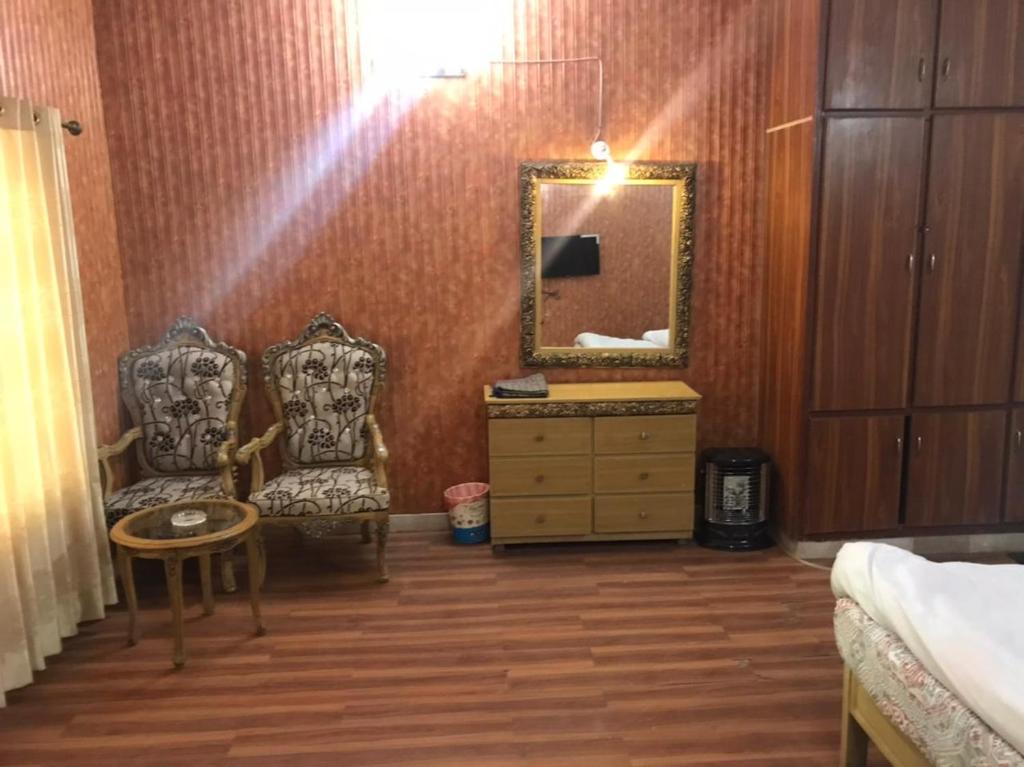 Deluxe Balcony Room