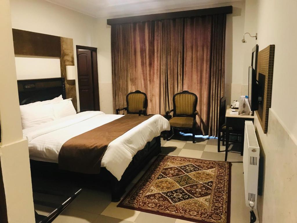 Executive Room