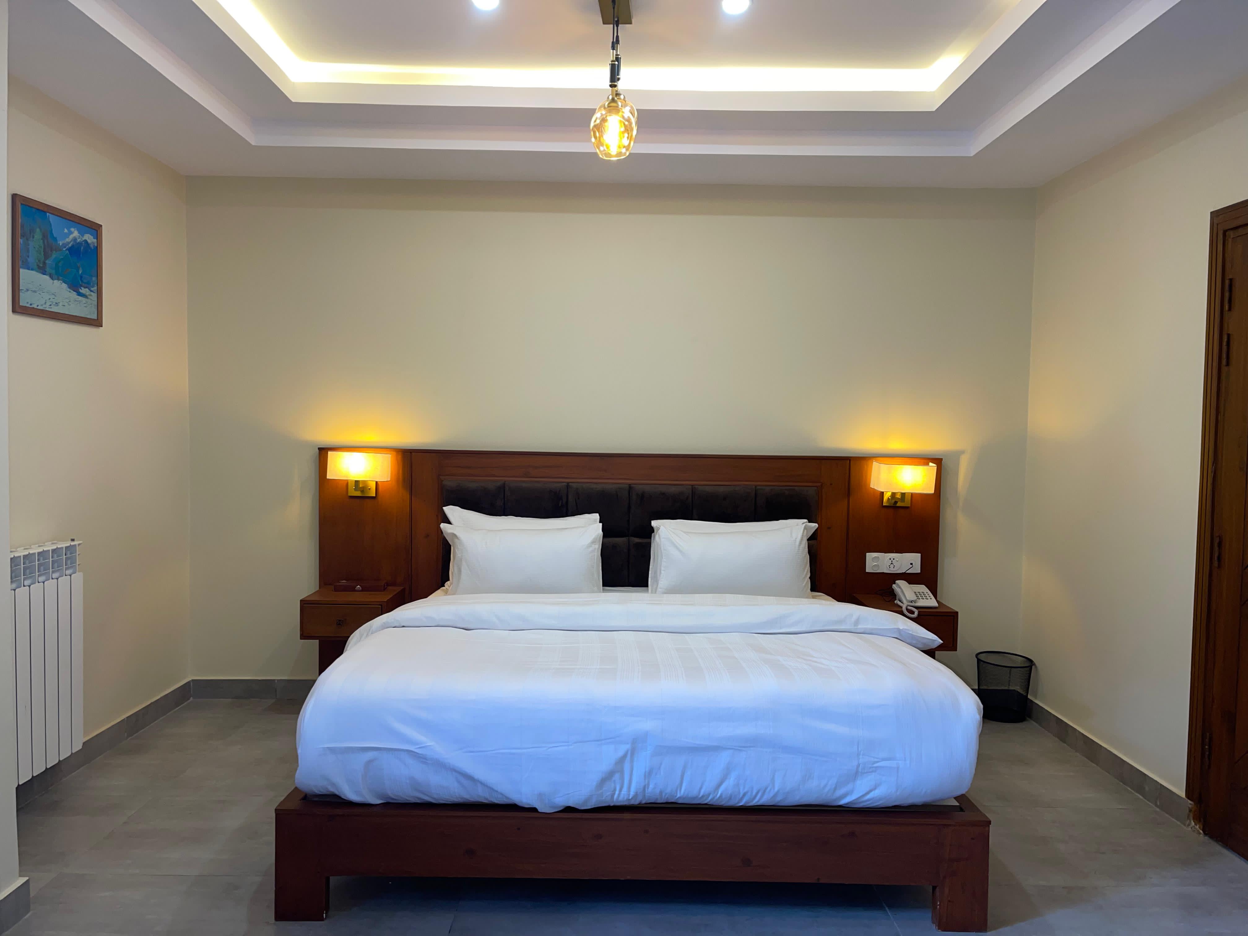 Deluxe Master Bed