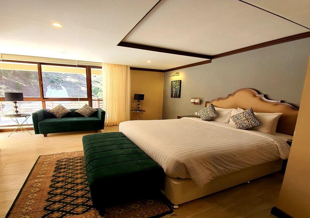 Executive River View Room