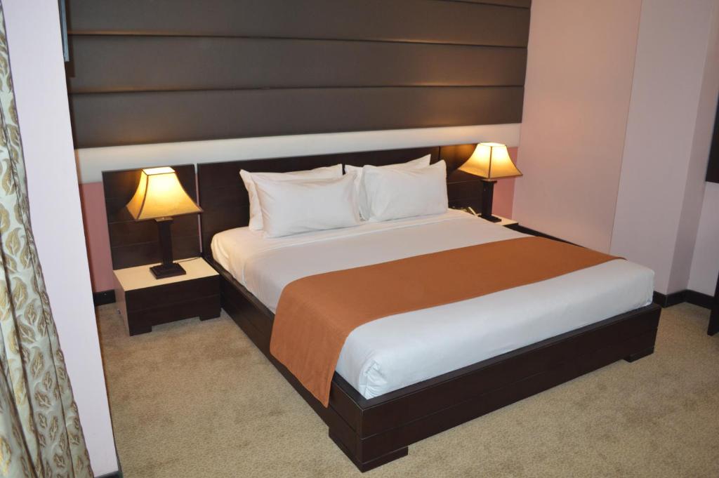 Single Deluxe Room