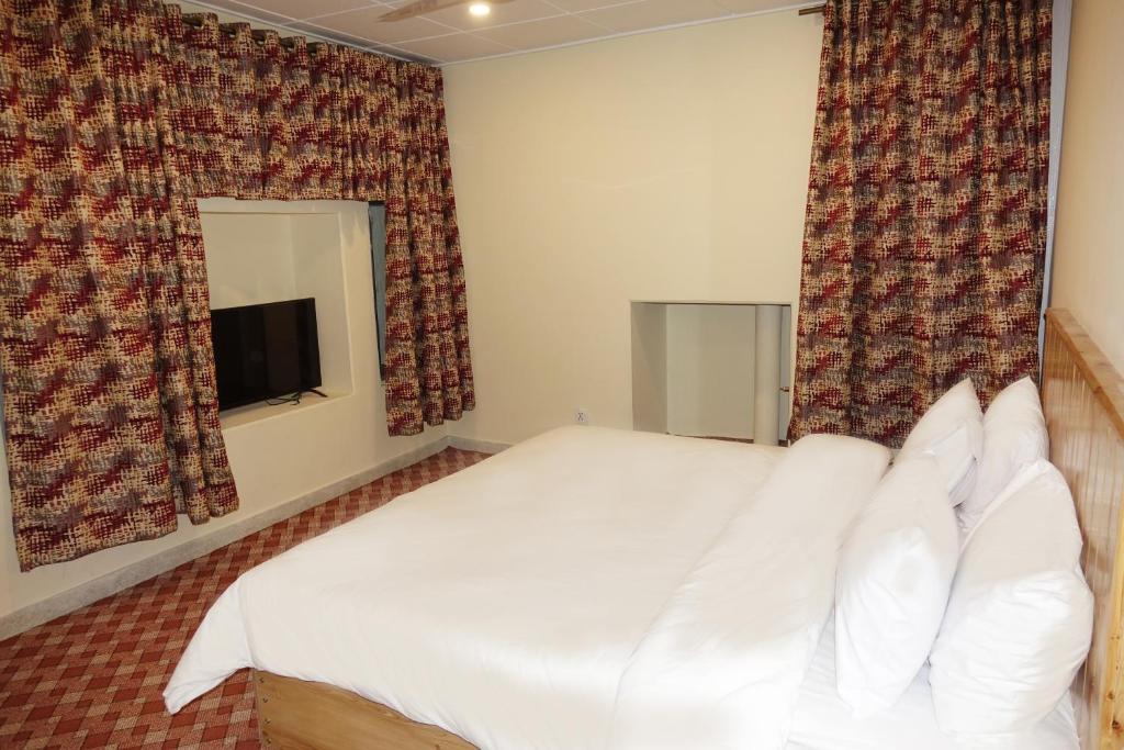  Suite Room