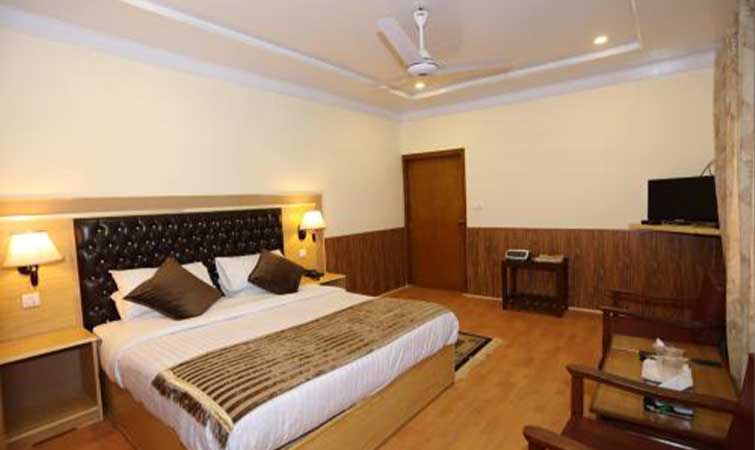 Lake Side Deluxe Room